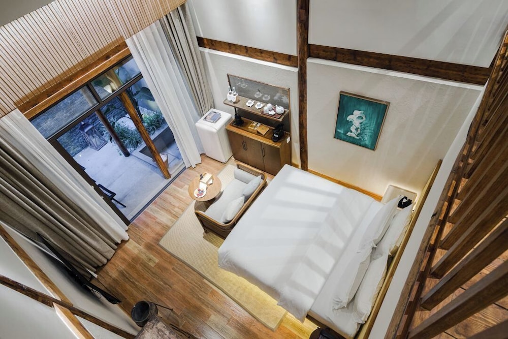 Luxury Suite, 2 Bedrooms, Courtyard View, Mezzanine