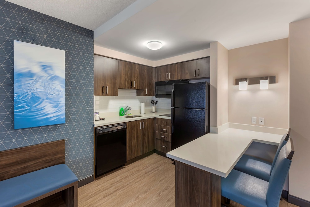 Suite, Multiple Beds, Non Smoking, Kitchen (Shower Only;With Sofabed) - Photo 2