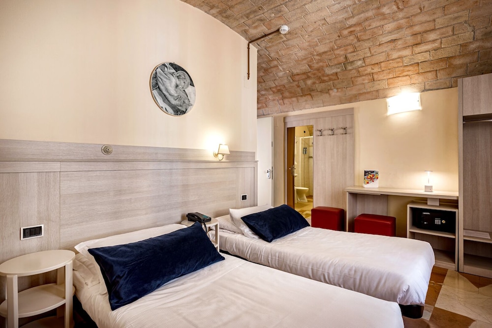 Classic Double Room Single Use photo 2