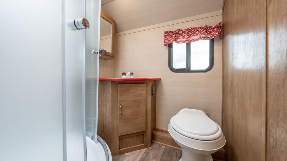 Basic Room, 1 Bedroom (Caravan USA 9) - Photo 6