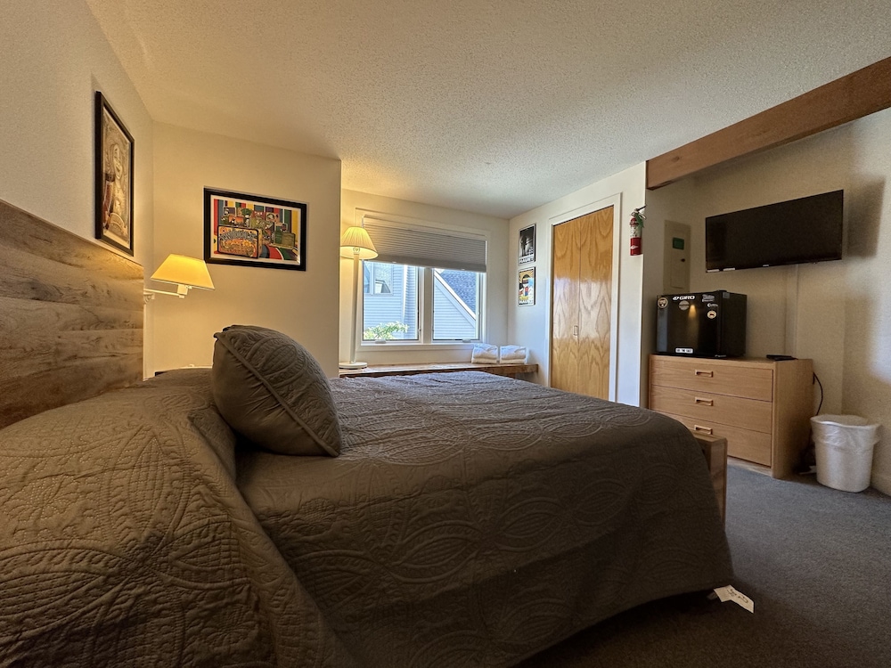 Condo, 1 Bedroom photo 2