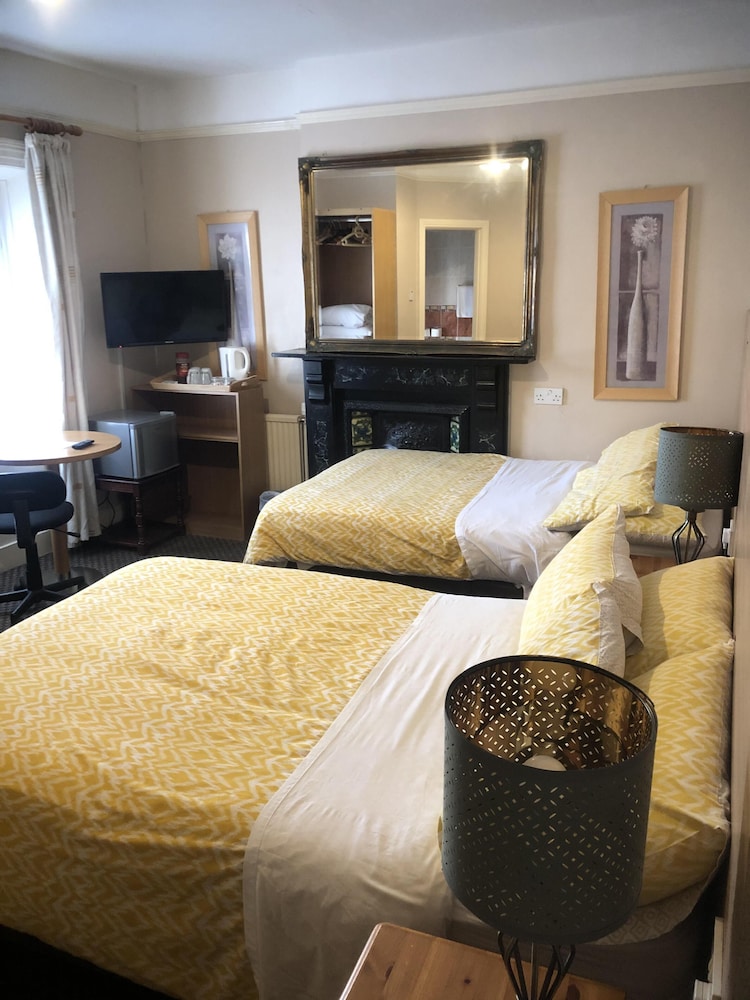 Comfort Quadruple Room, Ensuite photo 3