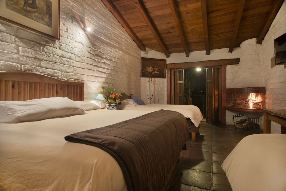 Design Quadruple Room