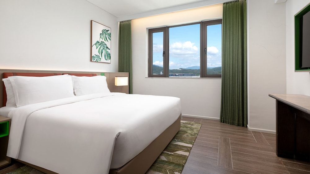 Suite, 2 Bedrooms, Ocean View (High Floor) - Photo 3