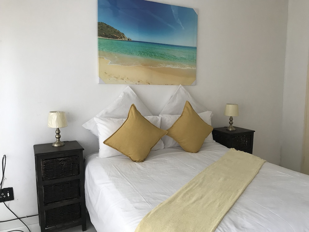 Deluxe Room, Garden View (2 Adult + 1 Child) photo 1