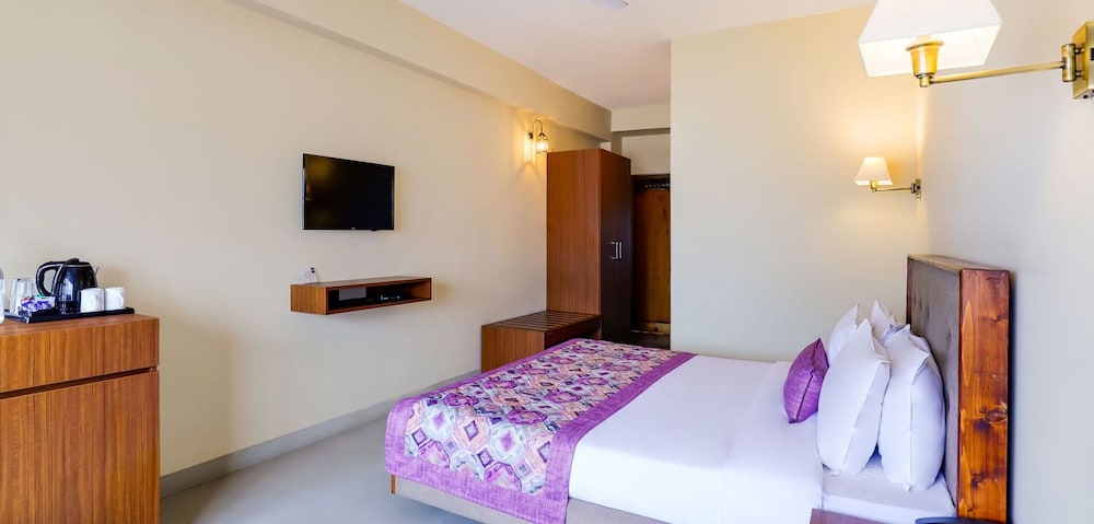 Deluxe Room, Balcony - Photo 2