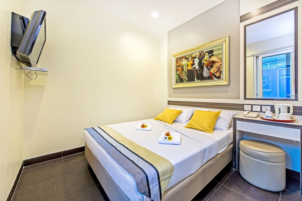 Superior Room, 1 Queen Bed photo 2