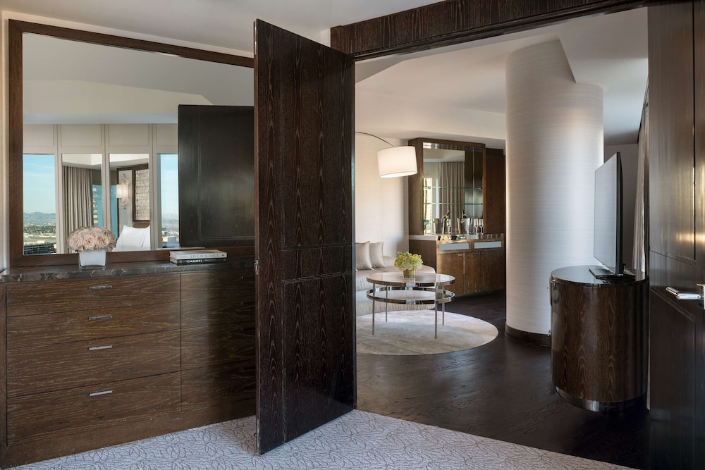 Suite, 1 Bedroom - Photo 4