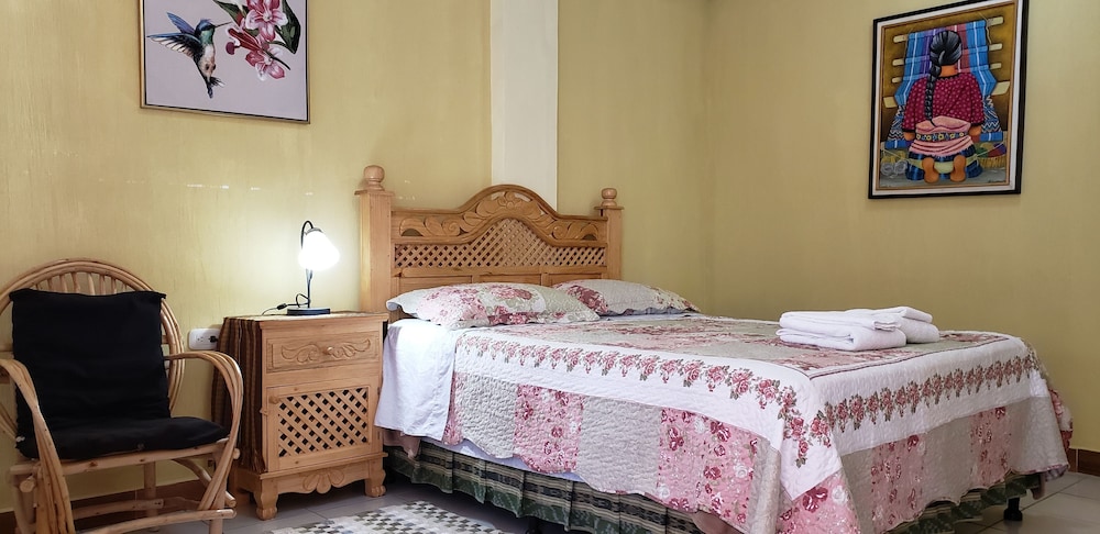 Comfort Room, 1 Queen Bed photo 2