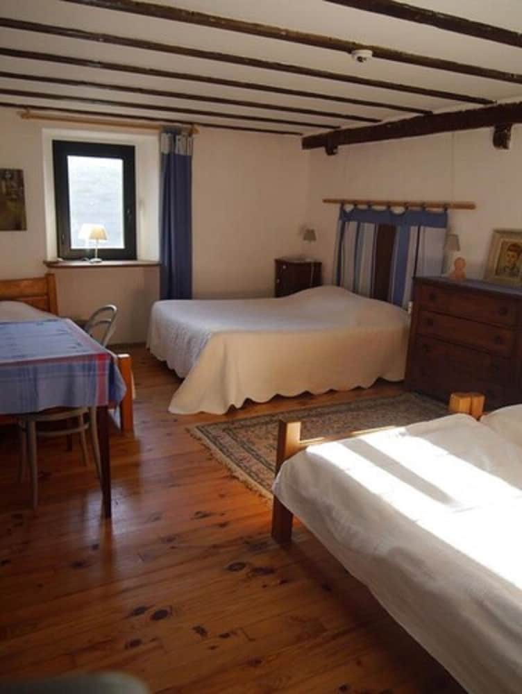 Quadruple Room (Private External Bathroom) photo 2