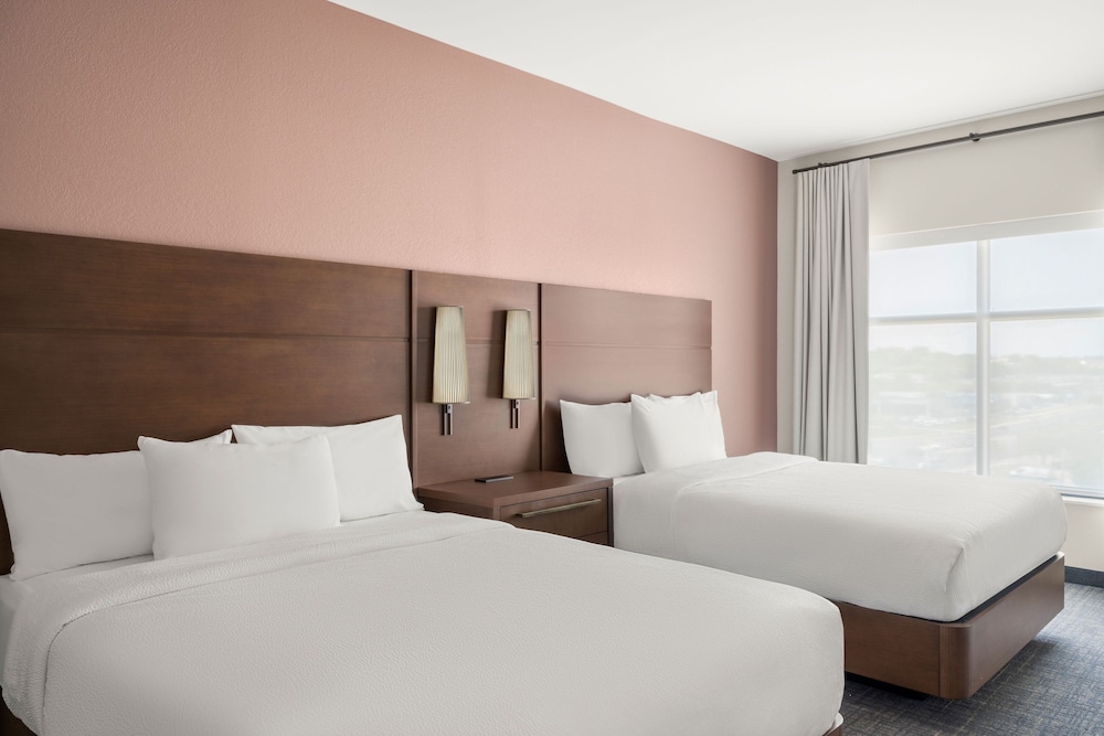 Suite, 1 Bedroom (Mobility Accessible, Roll-in Shower)