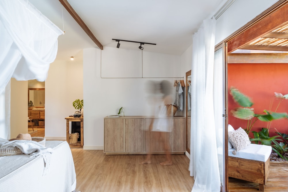 Room - Photo 13