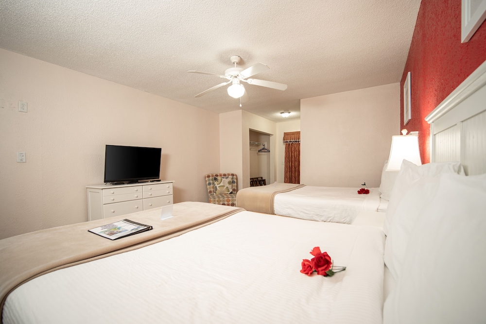 Deluxe Suite, 2 Queen Beds, Kitchenette photo 2