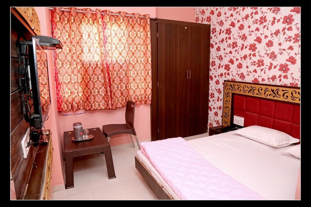 Deluxe Room - Photo 15