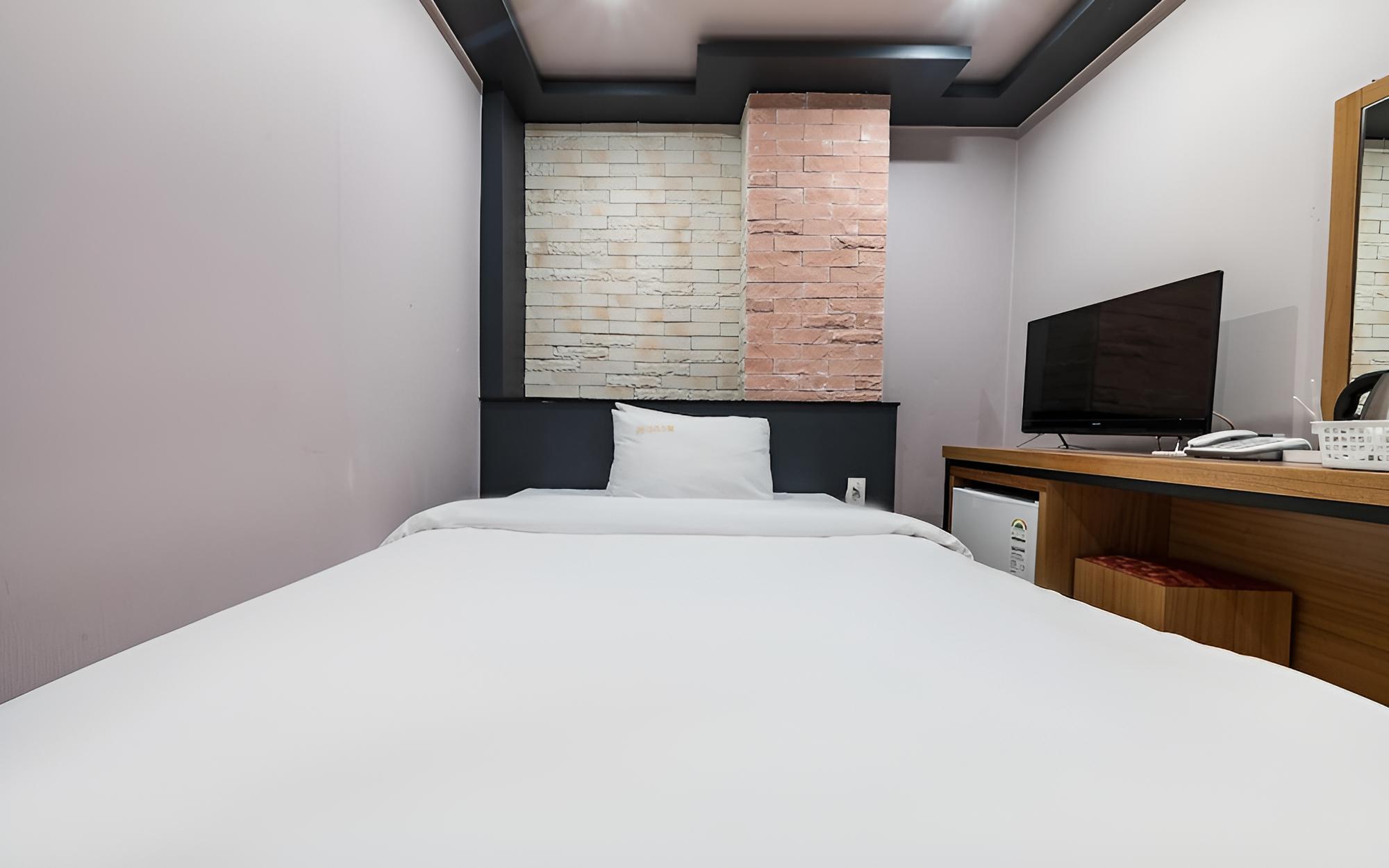 Room (Single (1 Person Room)) photo 2