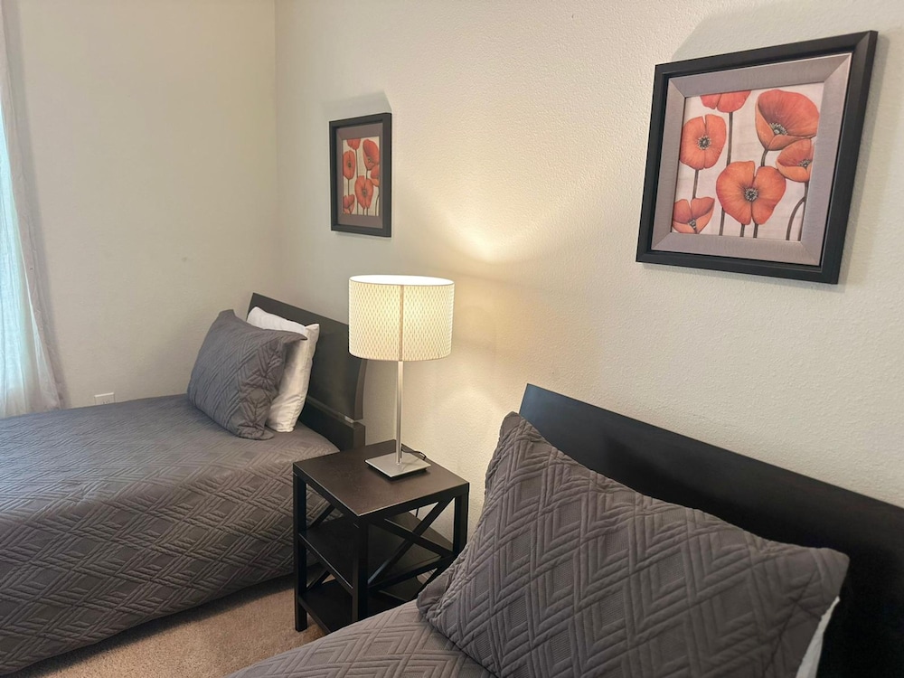 Spacious 4BR Home With Private Pool Near Disney, Billede 24
