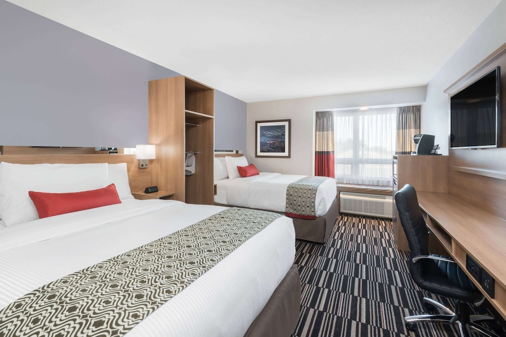 Room, 2 Queen Beds, Accessible, Microwave photo 1