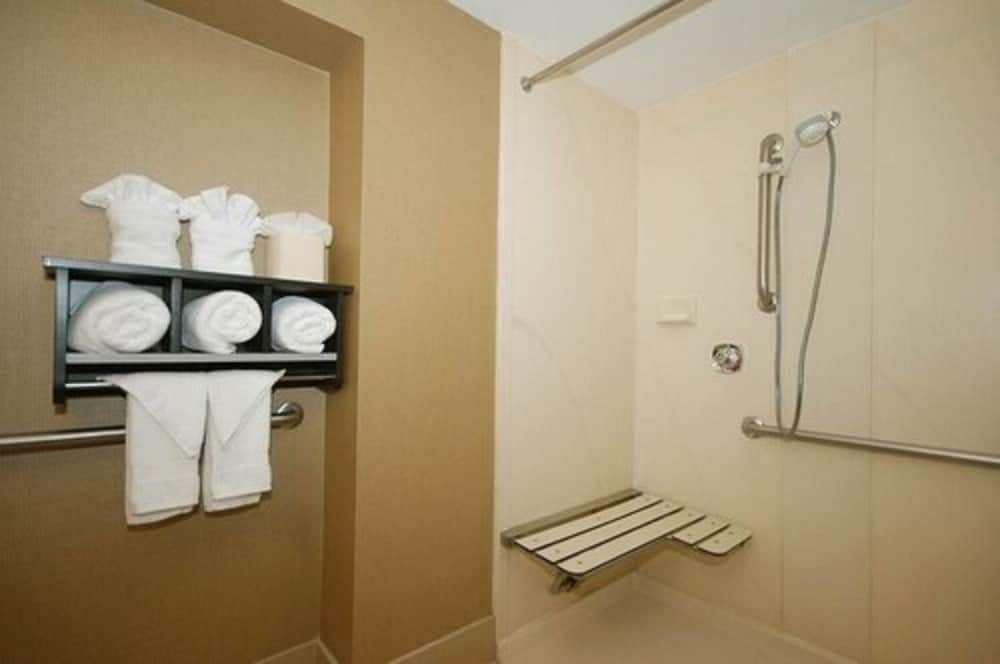 Room, 1 King Bed, Non Smoking photo 3