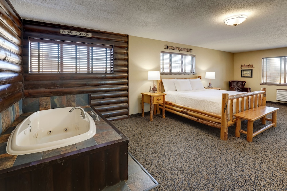 Expanded King with Whirlpool - Photo 1