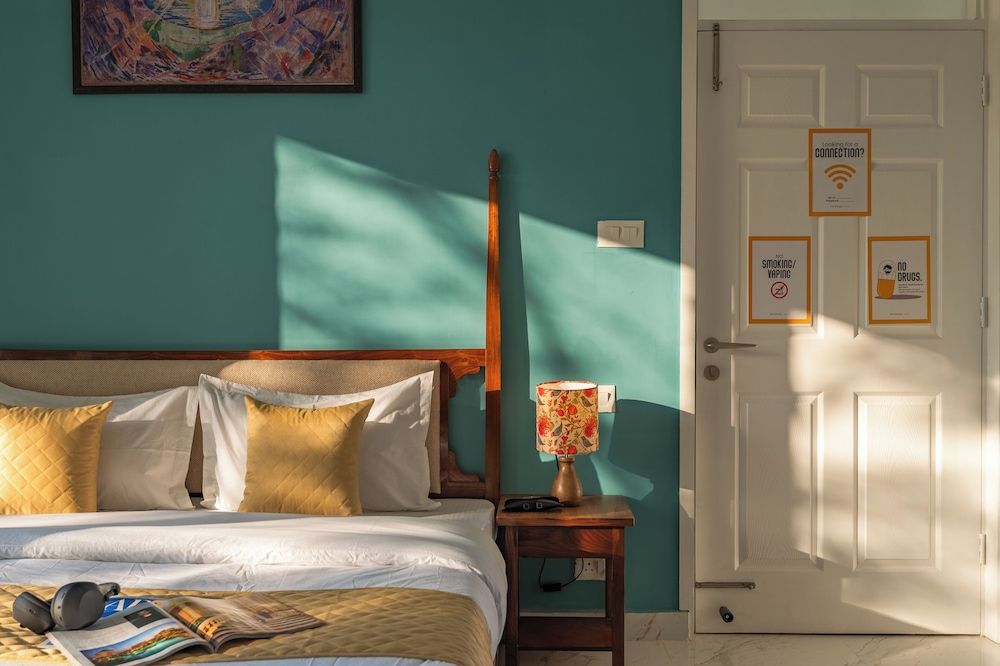 Deluxe Double Room with Balcony photo 2