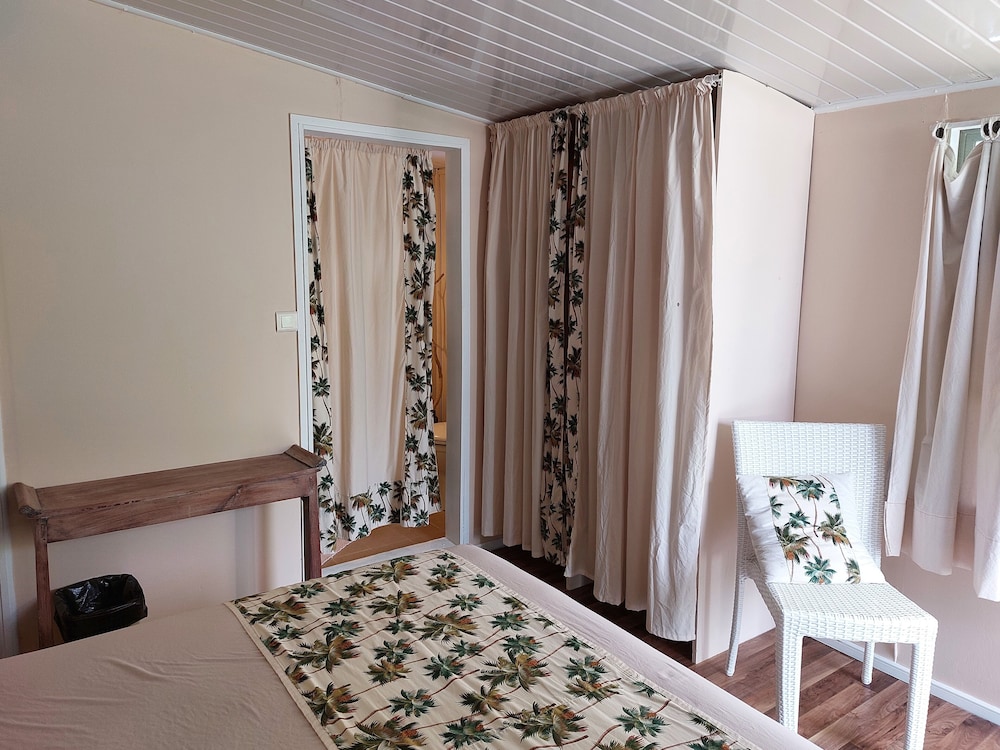 Traditional Double Room, Ensuite, Garden View (Tipanier)