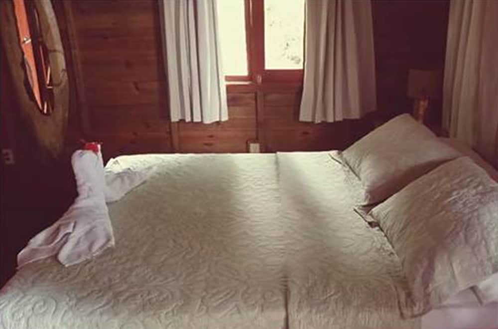 House, 5 Bedrooms photo 1