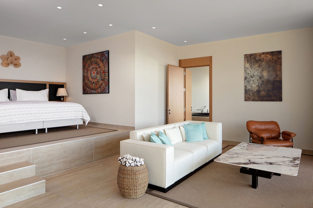 Grand Suite, 1 King Bed, Sea View (Balcony) thumbnail 5