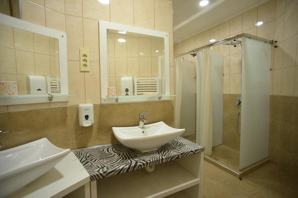 6br 1.2 photo 2
