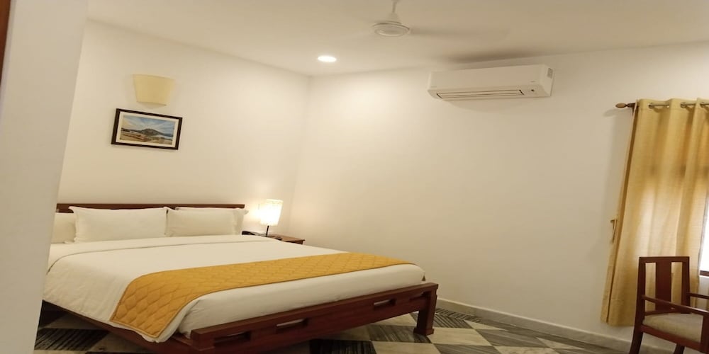 Royal Room photo 2