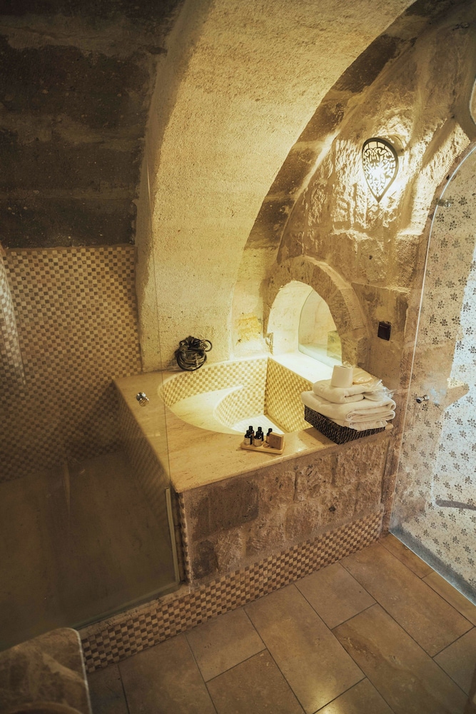 Deluxe Stone Suite with Stone - Photo 47