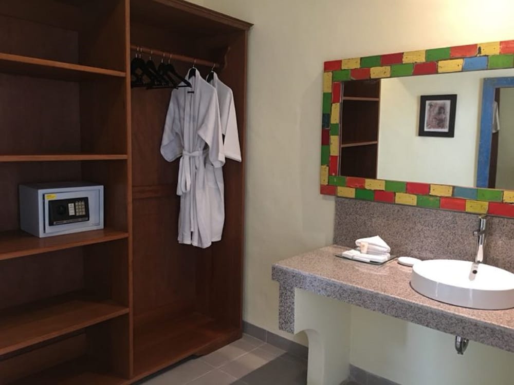 Villa, 2 Bedrooms, Private Pool, Poolside - Photo 31