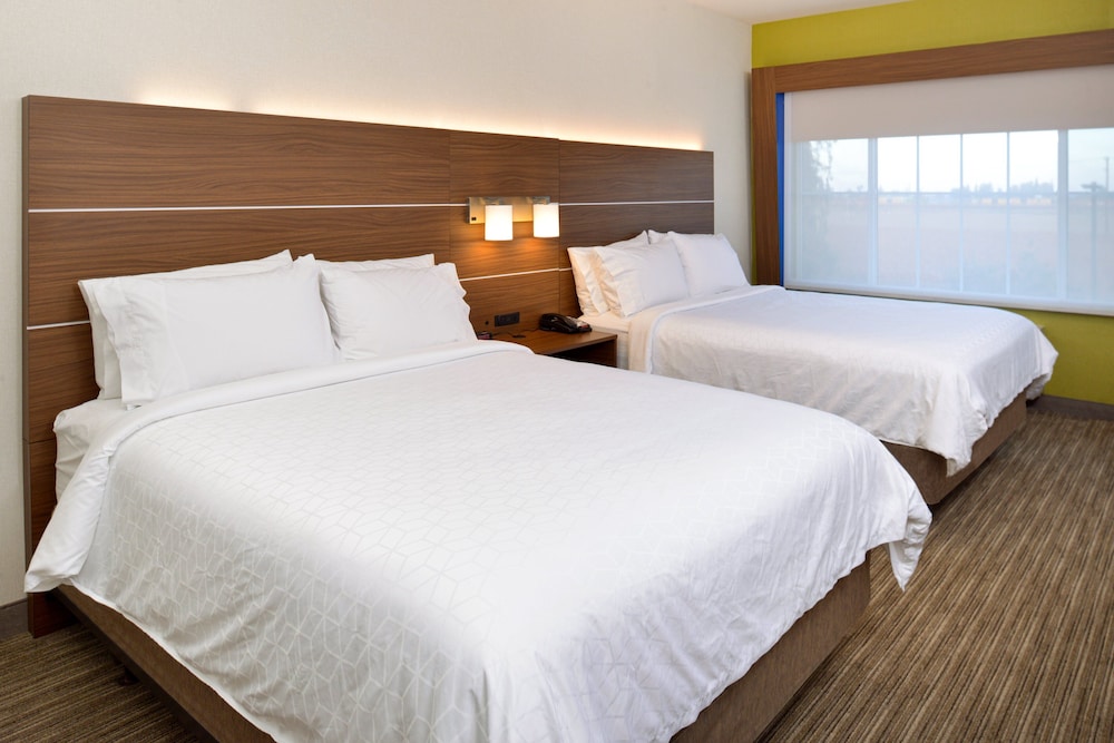 Suite, 2 Queen Beds, Accessible (Mobility, Accessible Tub) - Photo 1