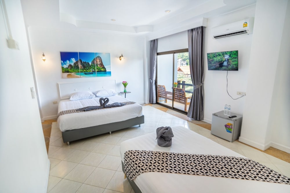 Family Room, Lanai