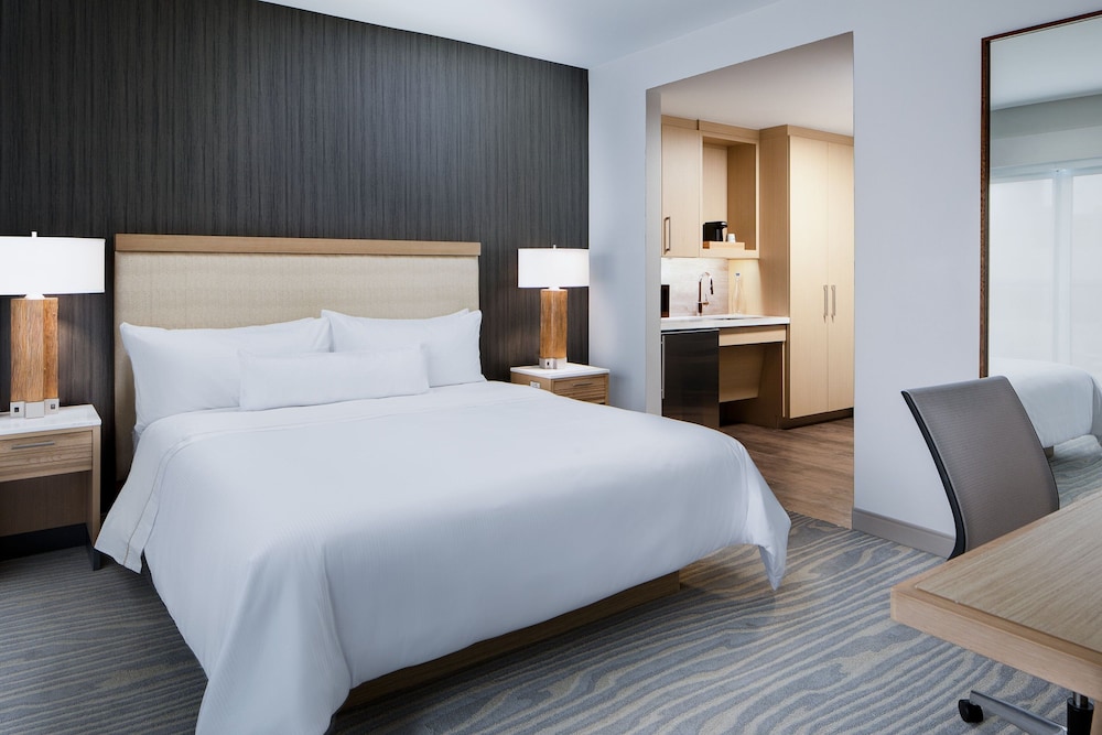 Suite, Full Kitchen, 1 King Bed, Sofa Bed - Photo 3