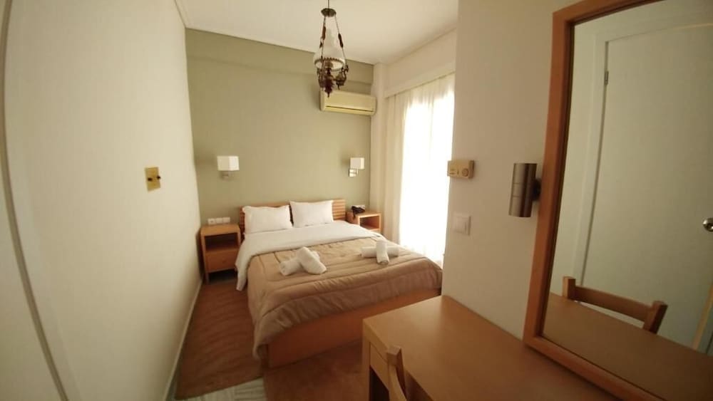 Single Room, Mountain View