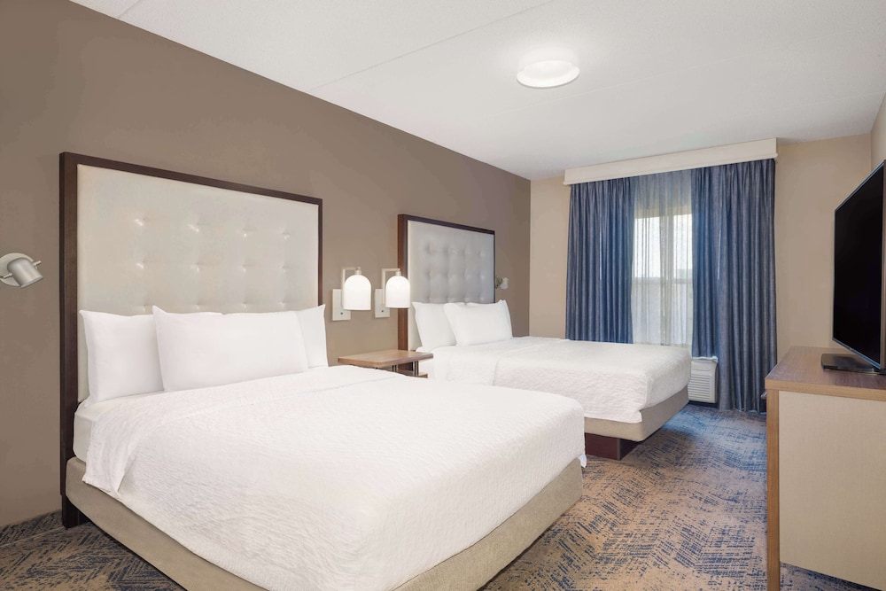 Premium Suite, 2 Queen Beds, Accessible (Hearing) - Photo 2