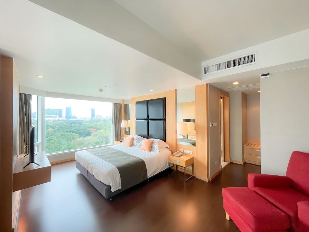 Signature Penthouse, Lake View photo 1