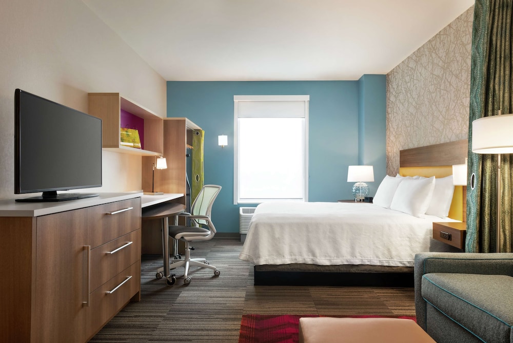 Studio, 1 Queen Bed, Accessible, Bathtub - Photo 2