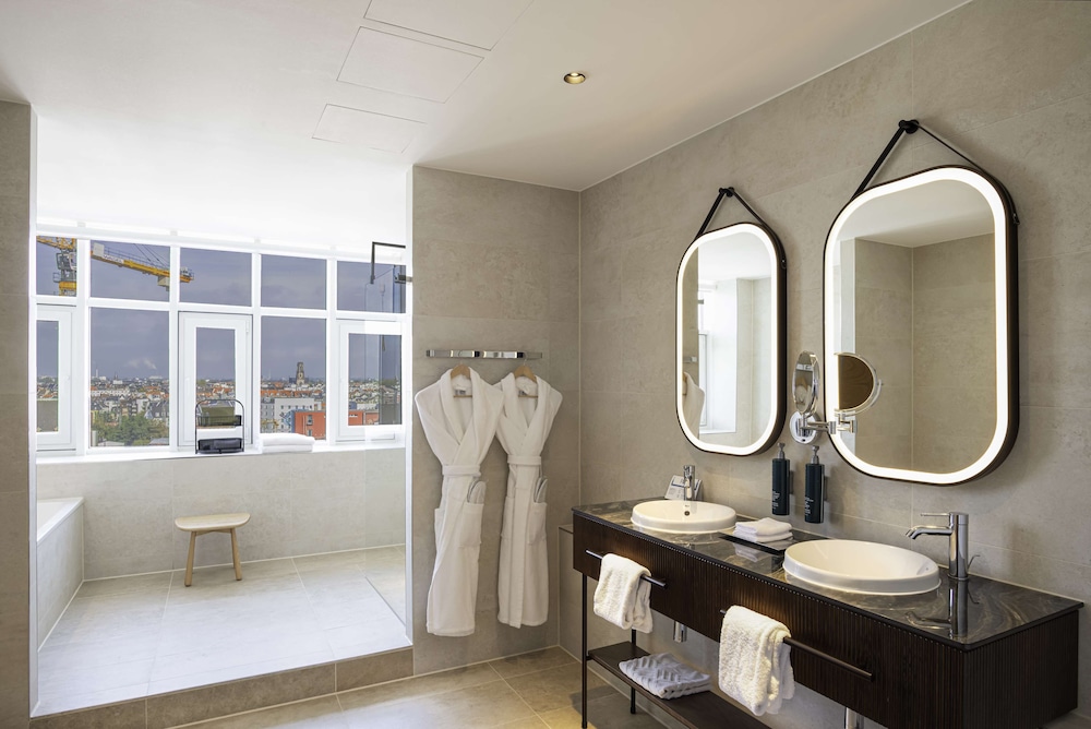 Suite, 1 King Bed (Duplex)