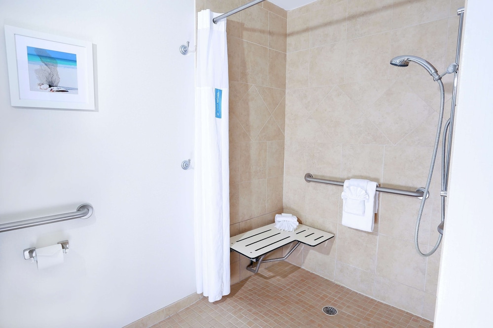 Suite, 1 King Bed, Accessible, Non Smoking - Photo 6