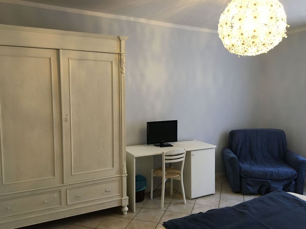 Classic Triple Room photo 2