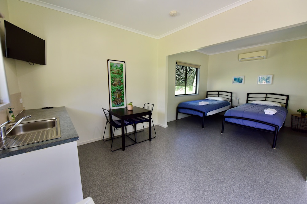 Superior Twin Room – Chalet 1 photo 2