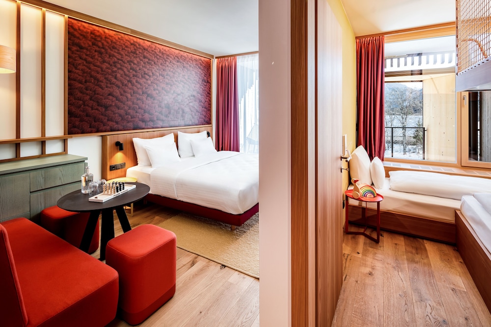 Grand Room photo 2