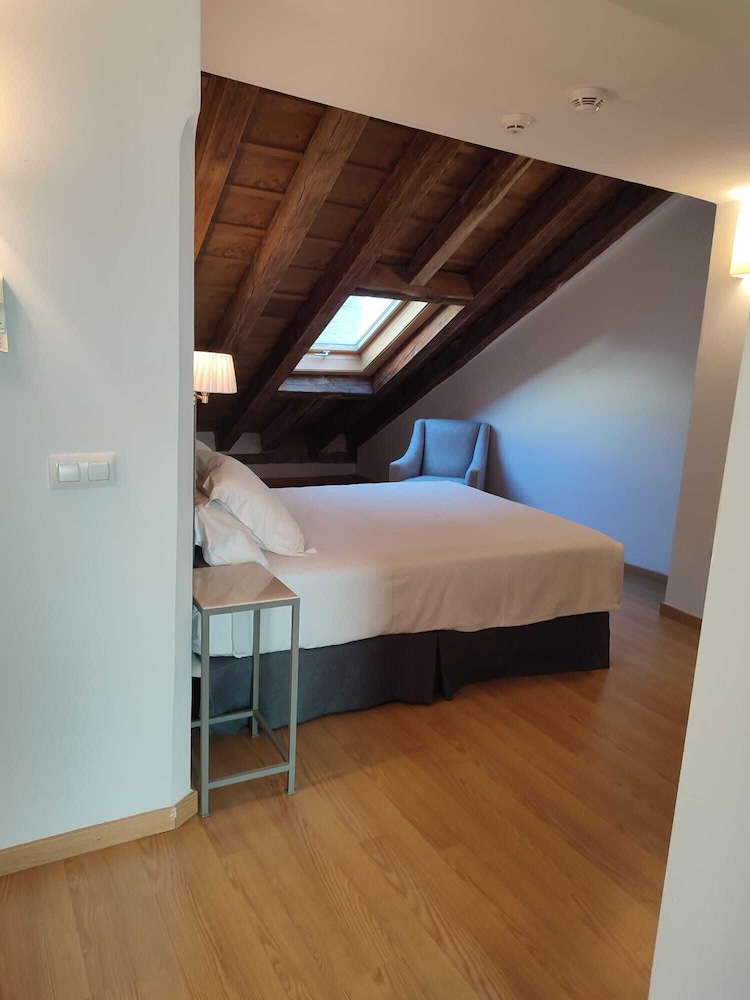 Double Room - Photo 5