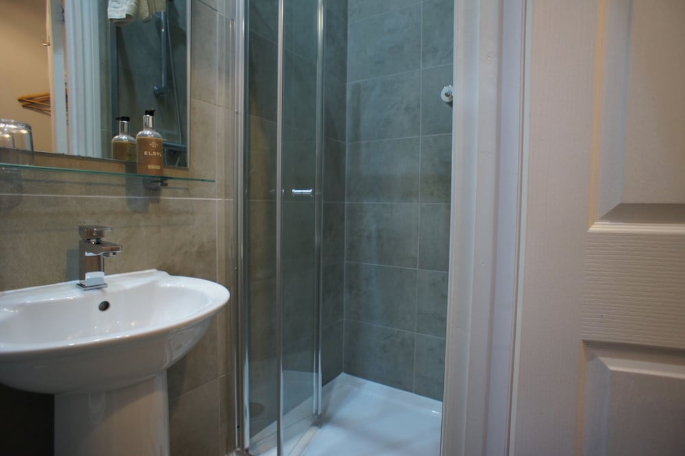 Single Room, Ensuite photo 3