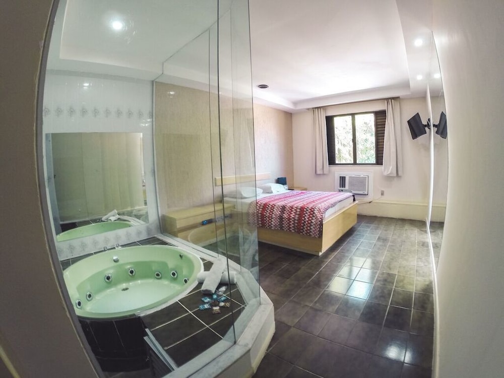Superior Double Room, Bathtub photo 3