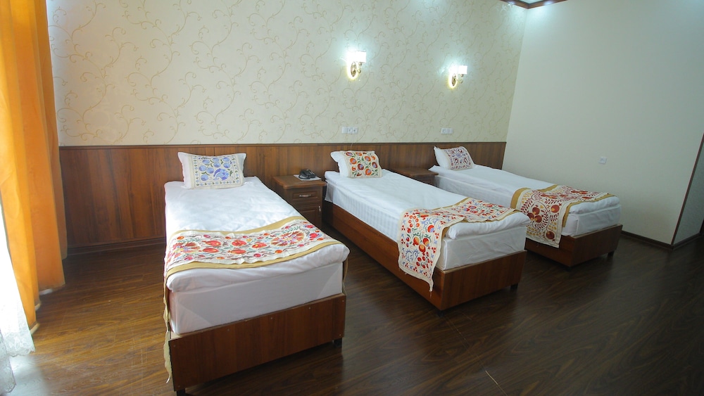 Standard Triple Room photo 2