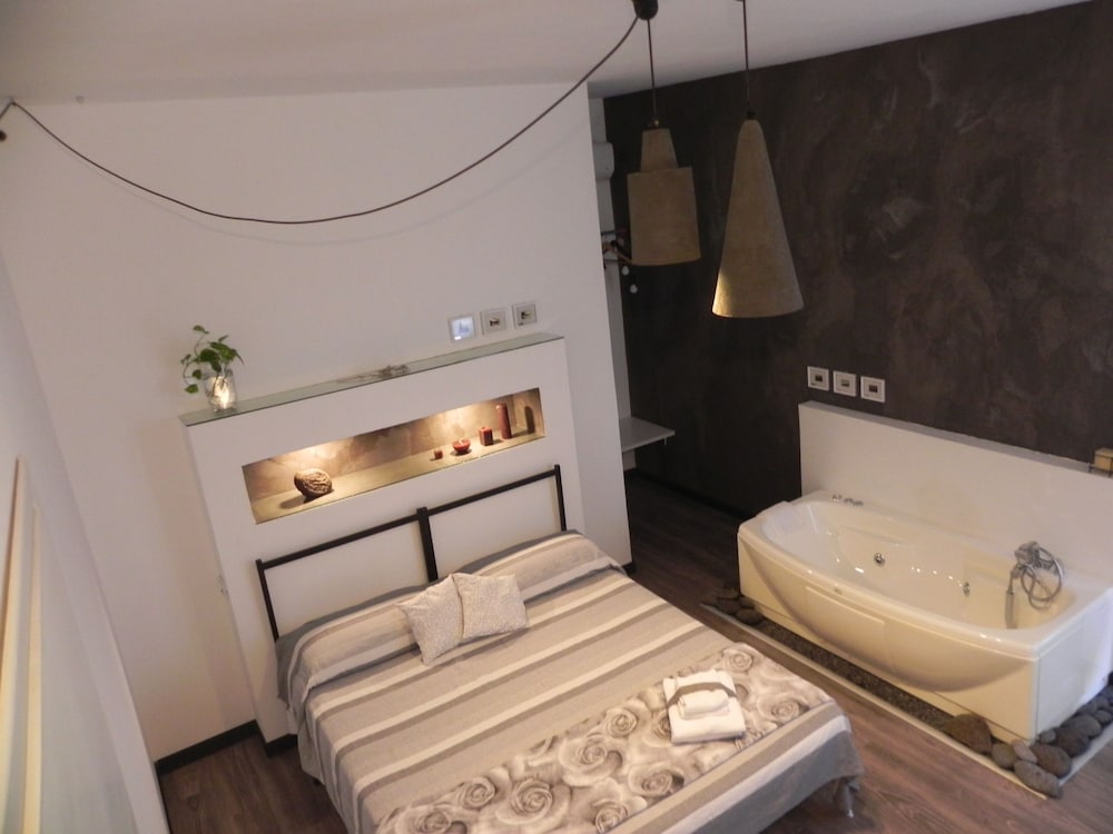 Superior Double Room, 1 Bedroom, Hot Tub, Tower photo 1
