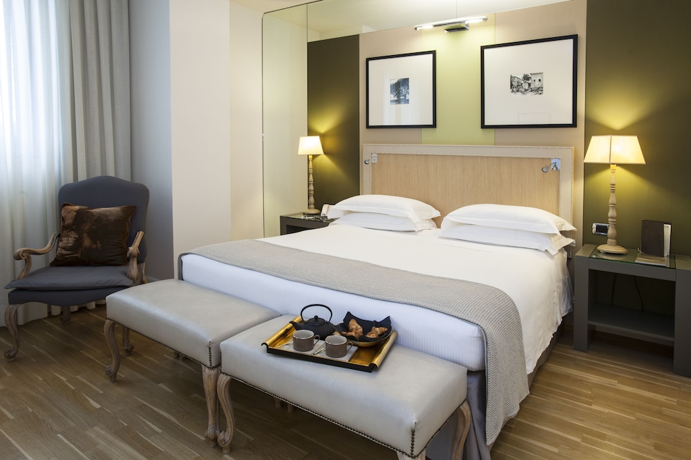 Deluxe Room - Photo 2
