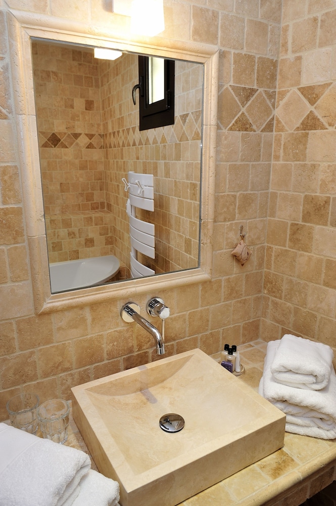 Standard Double Room (Medium) photo 2